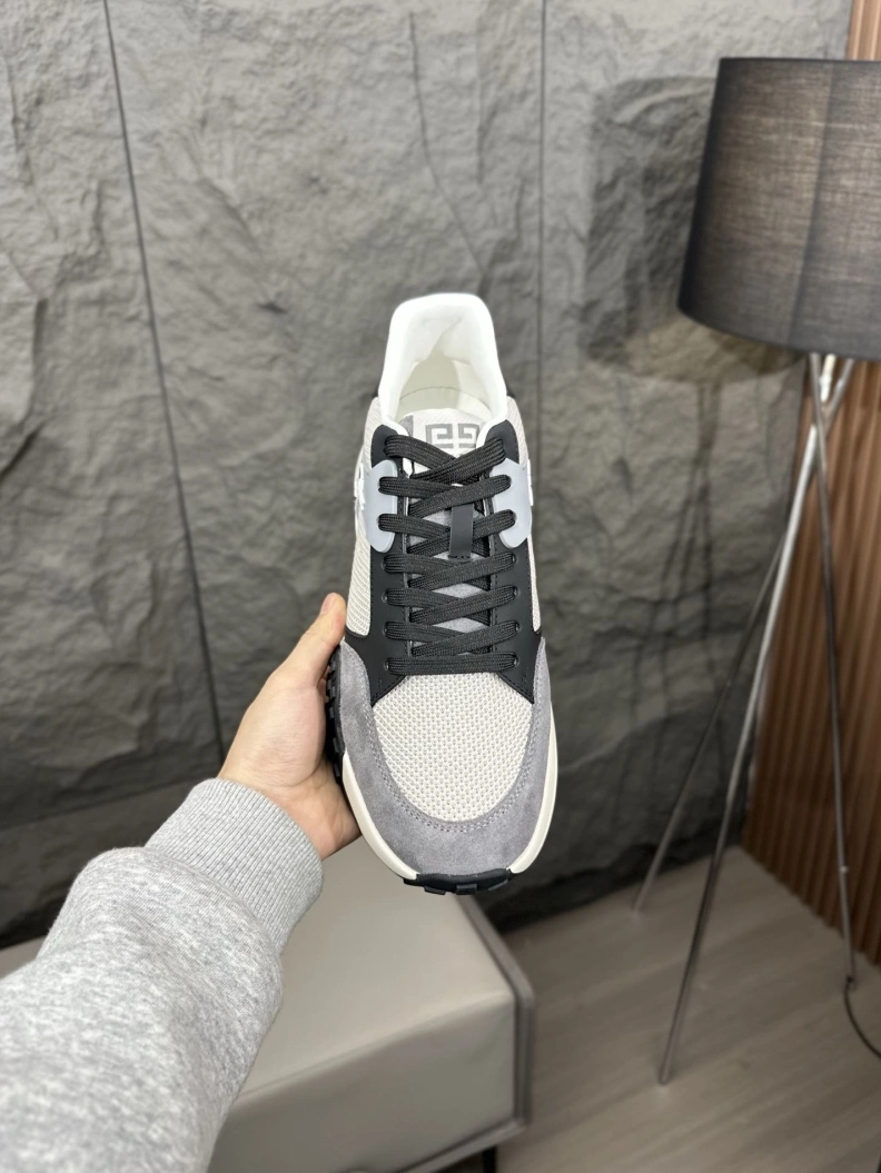 Gxvxnchy Sneakers Lightweight 151895