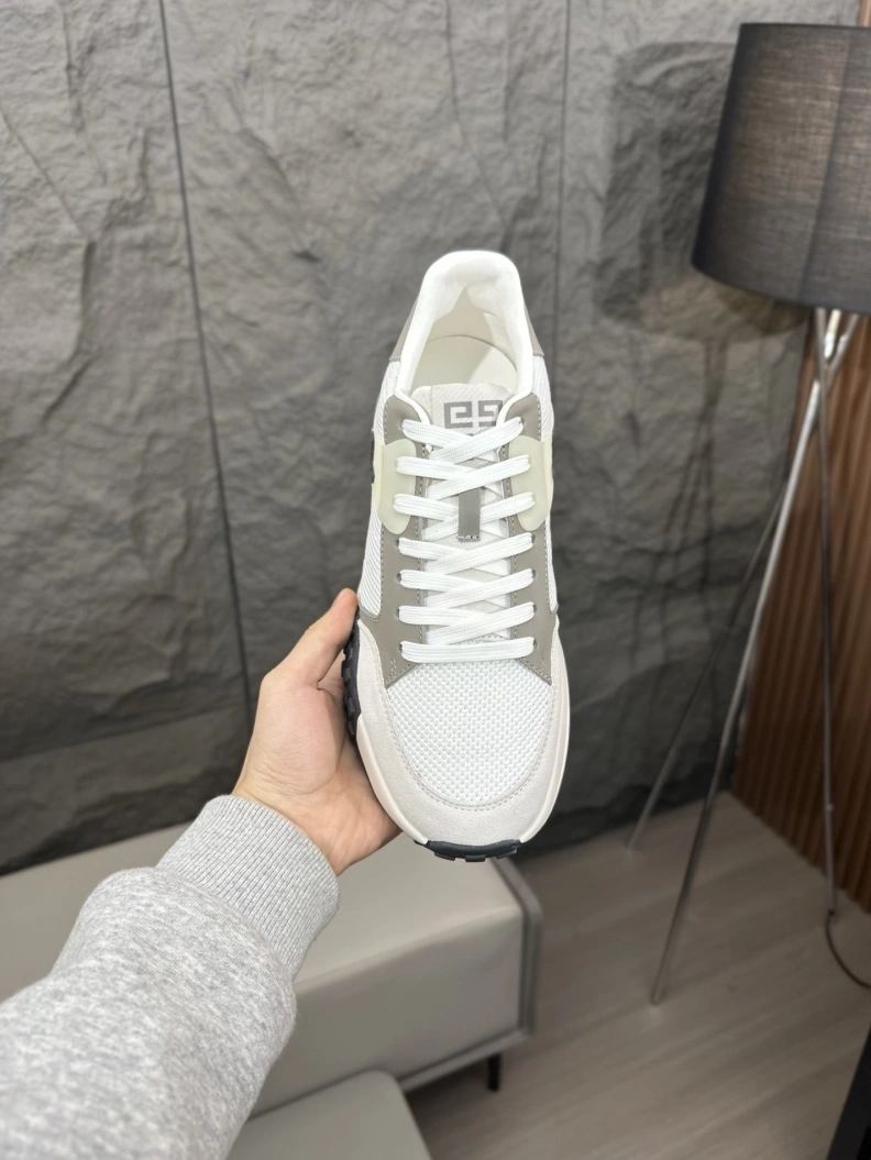 Trendy Gxvxnchy Sneakers 151890