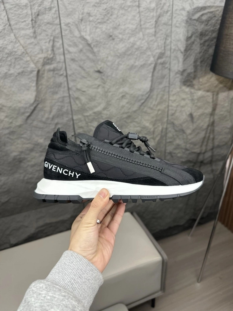 Gxvxnchy Sneakers Elegant 151891