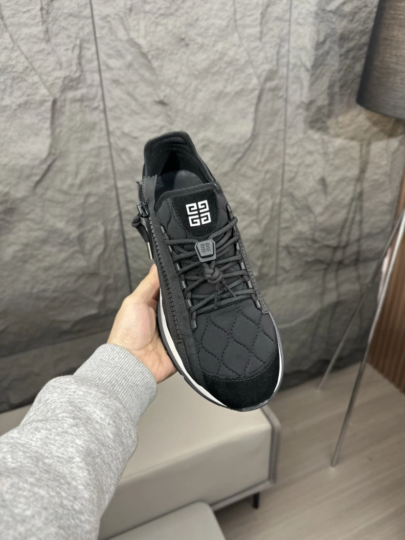 Gxvxnchy Sneakers Elegant 151891