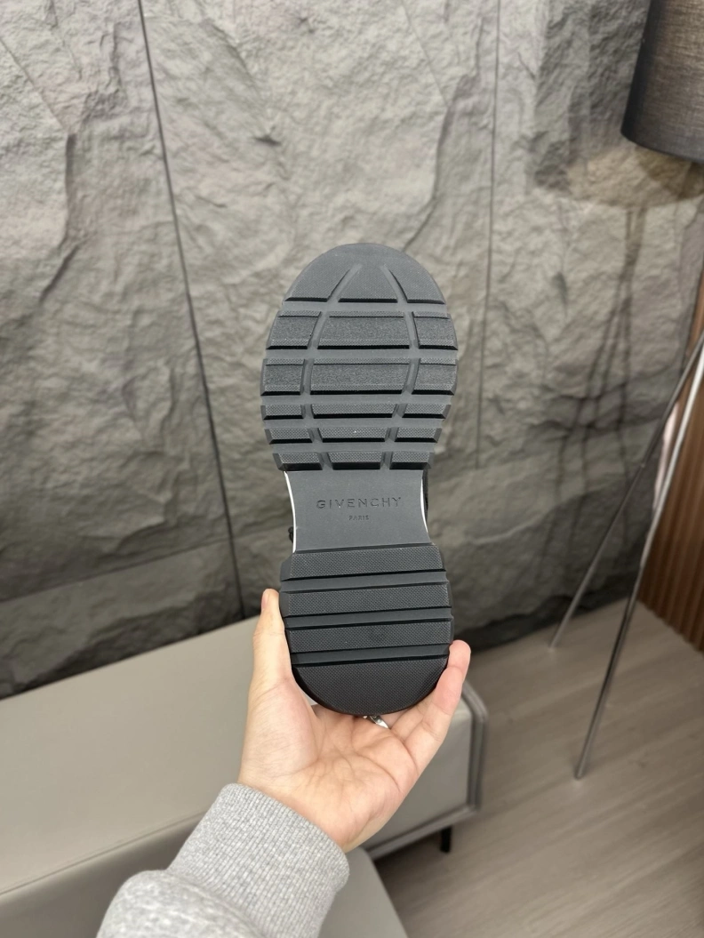 Gxvxnchy Sneakers Elegant 151891