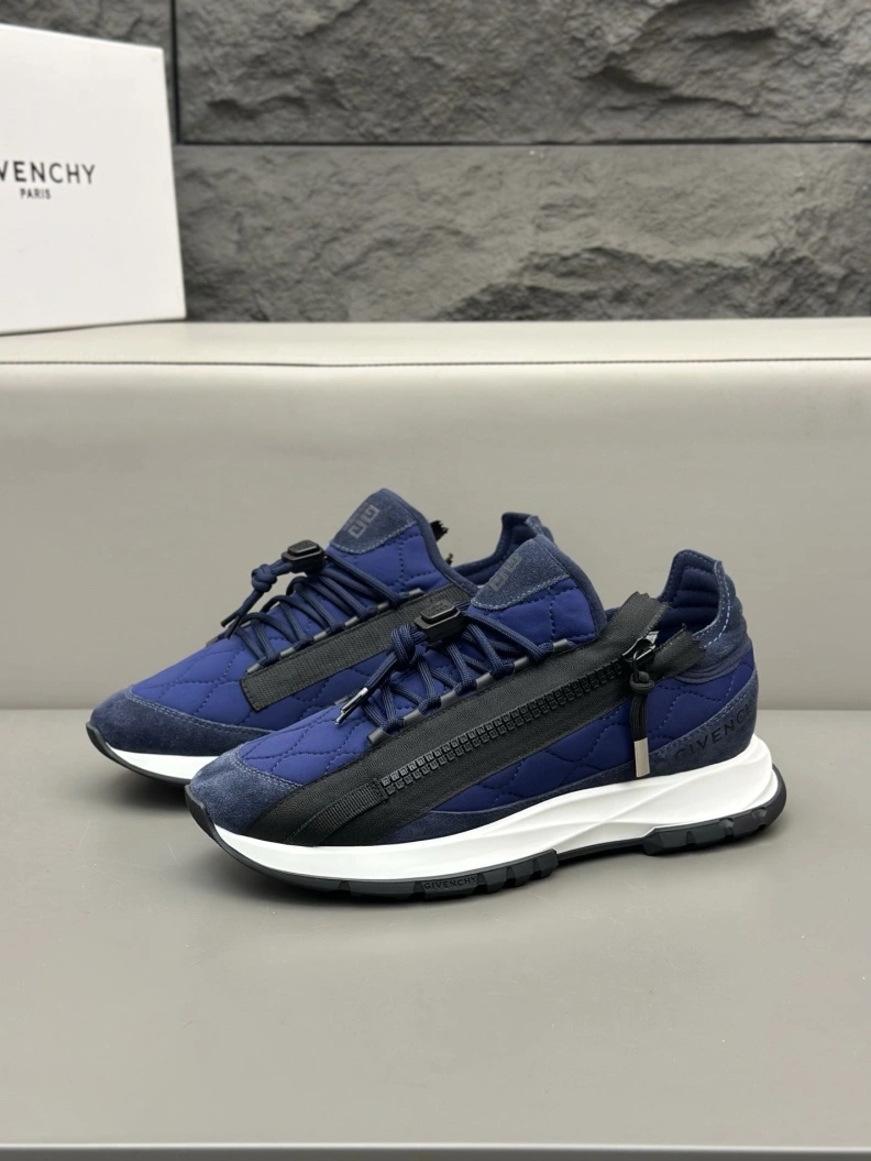 EyeCatching Gxvxnchy Sneakers 151899
