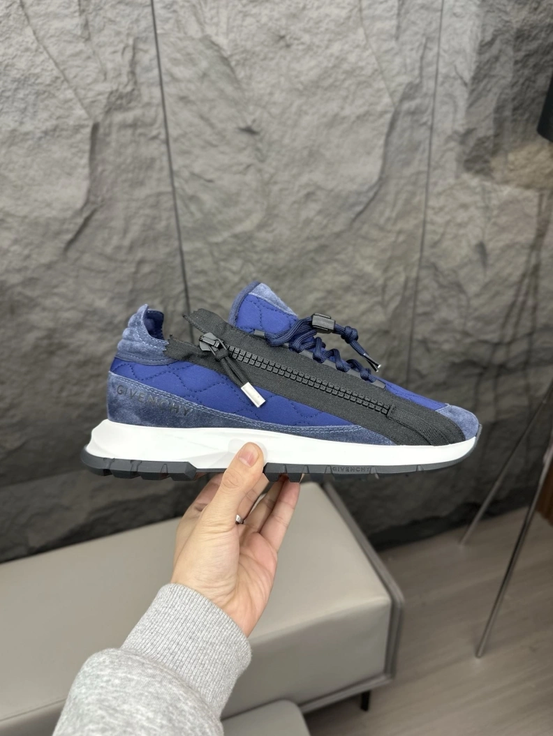 EyeCatching Gxvxnchy Sneakers 151899