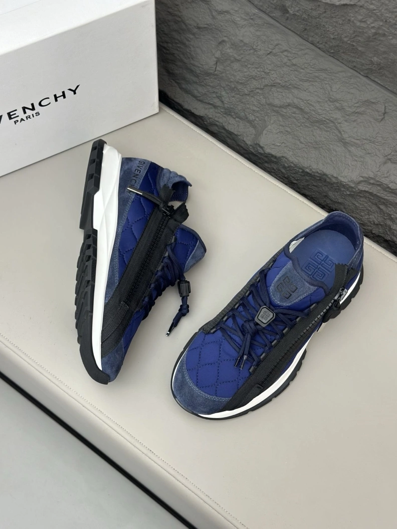EyeCatching Gxvxnchy Sneakers 151899