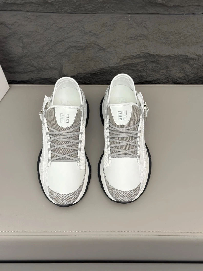 Gxvxnchy Sneakers EasyMatch 151889