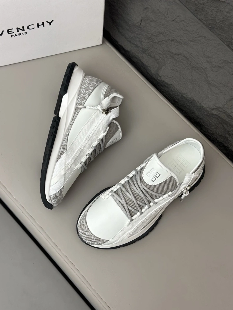 Gxvxnchy Sneakers EasyMatch 151889