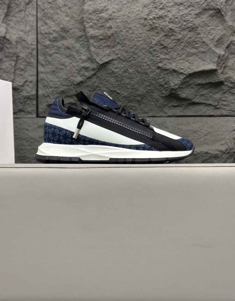 Sophisticated Gxvxnchy Sneakers 151896