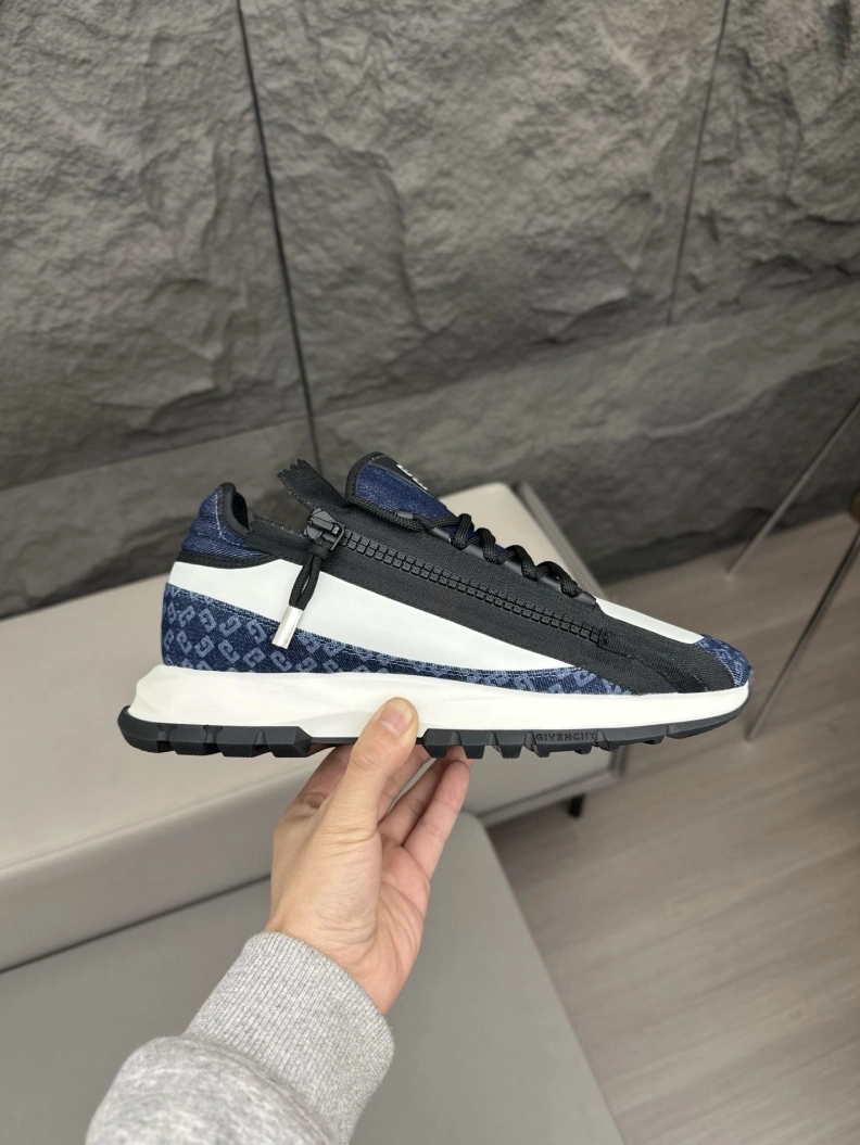 Sophisticated Gxvxnchy Sneakers 151896