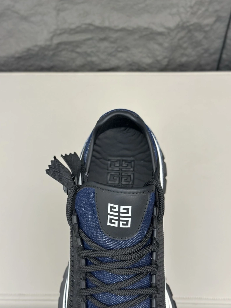 Sophisticated Gxvxnchy Sneakers 151896