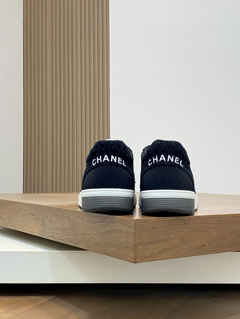 Practical Chxnxl Sneakers 118136