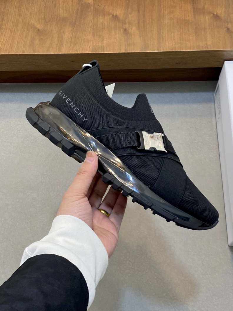 SportInspired Gxvxnchy Sneakers 151901