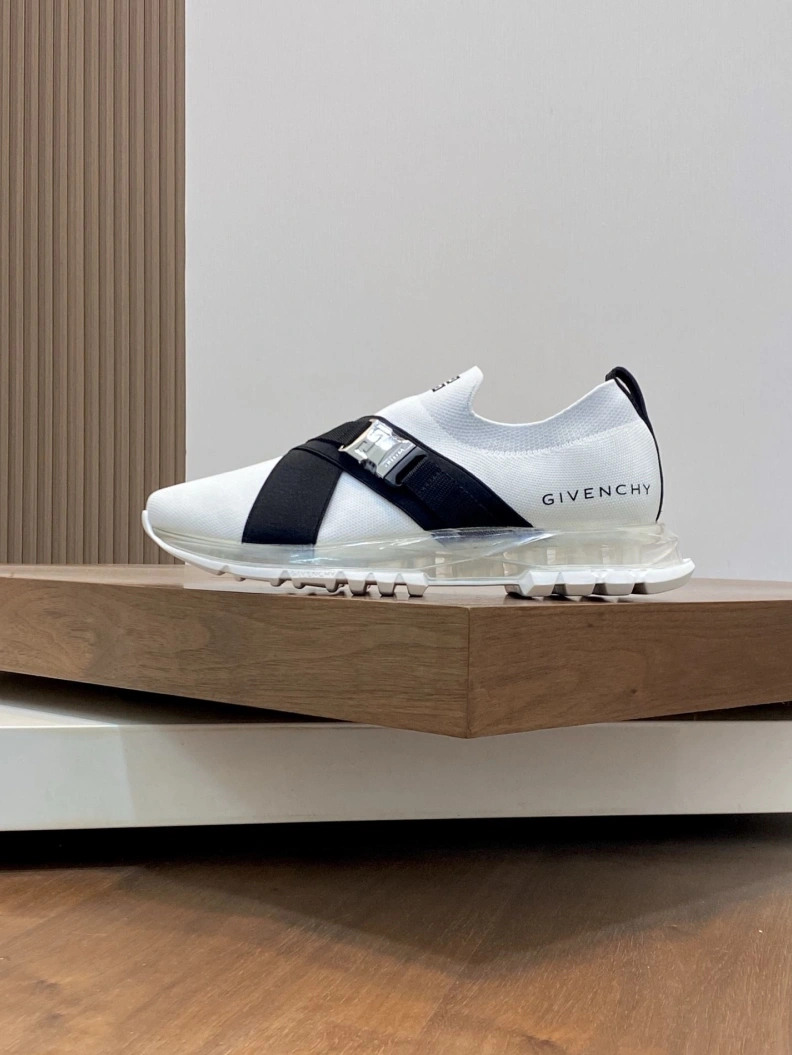 Bold Gxvxnchy Sneakers 151888