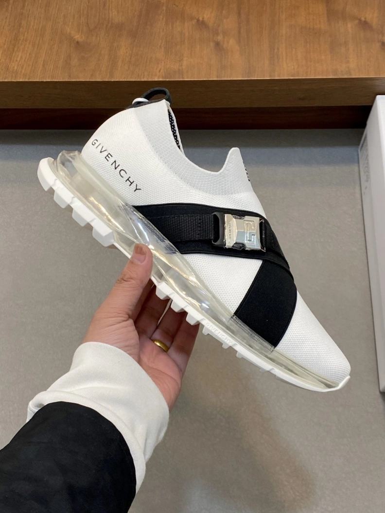 Bold Gxvxnchy Sneakers 151888