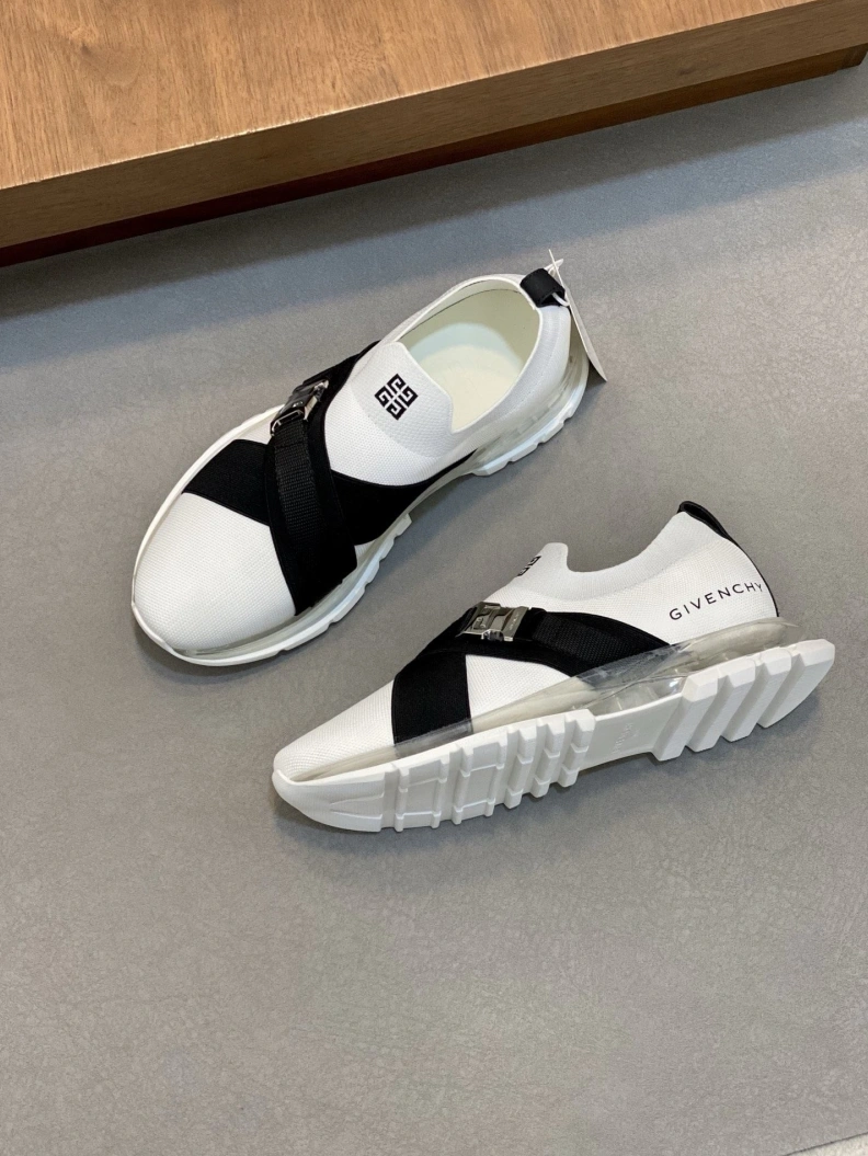 Bold Gxvxnchy Sneakers 151888