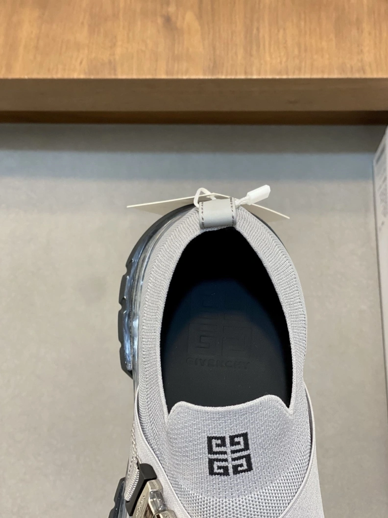 Gxvxnchy Sneakers Resilient 151887