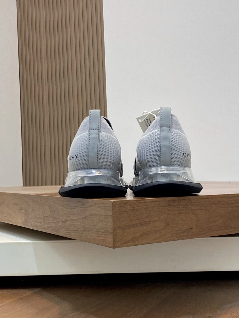 Gxvxnchy Sneakers Resilient 151887