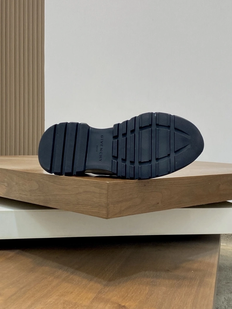 Gxvxnchy Sneakers Resilient 151887