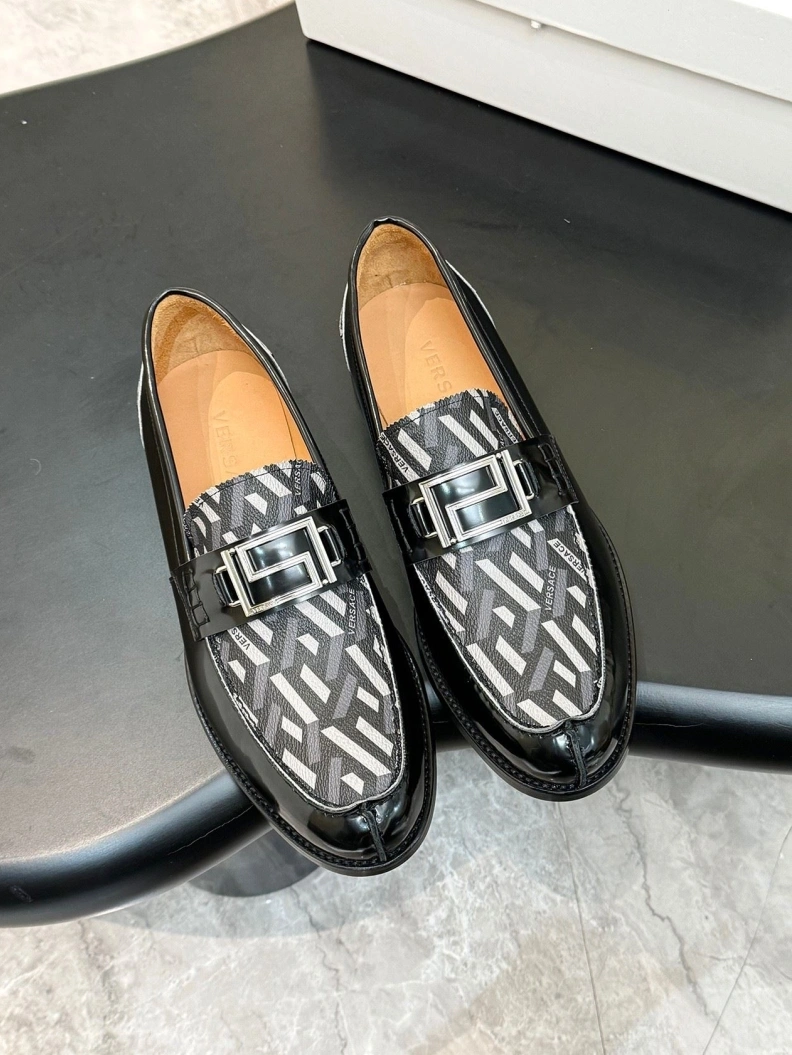 Bold Gxvxnchy Leather Shoes 152030
