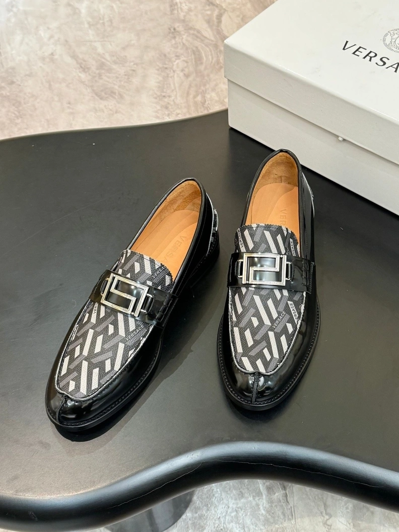 Bold Gxvxnchy Leather Shoes 152030
