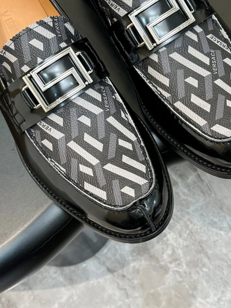 Bold Gxvxnchy Leather Shoes 152030