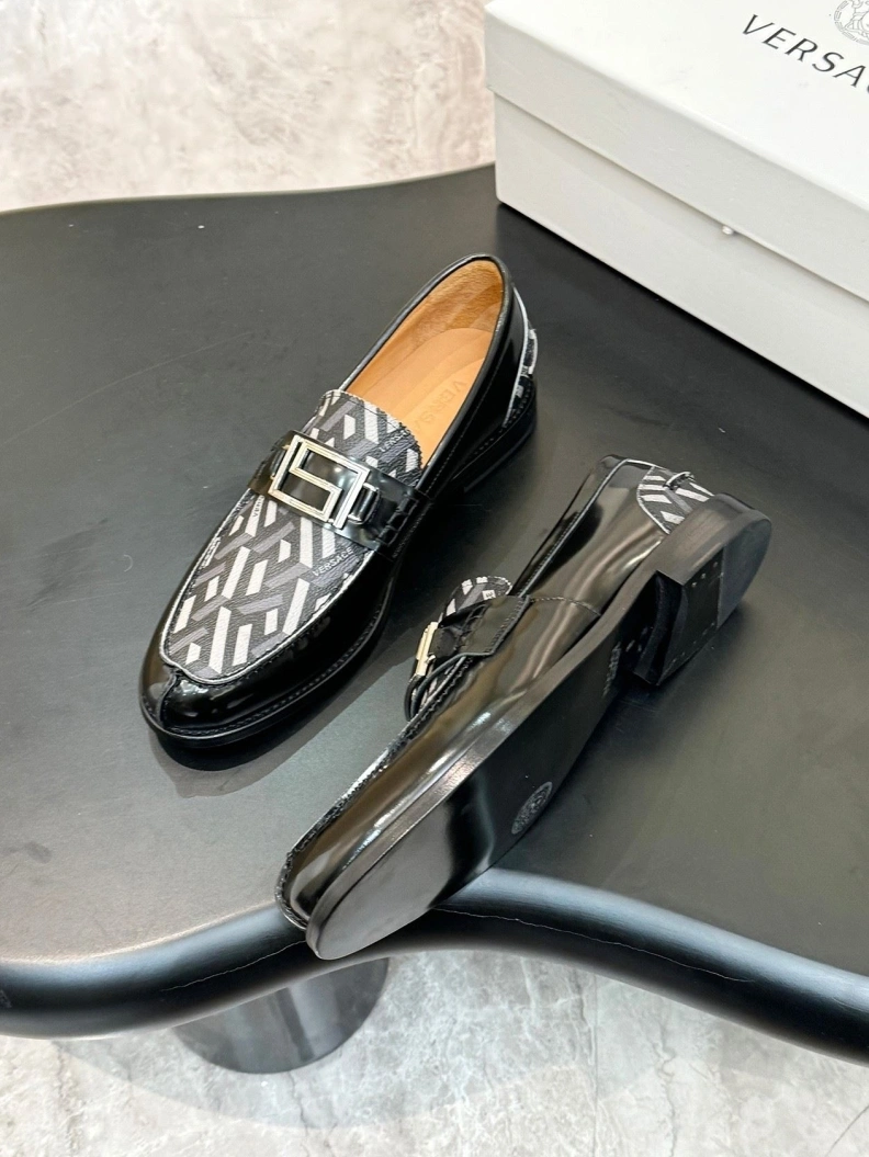 Bold Gxvxnchy Leather Shoes 152030