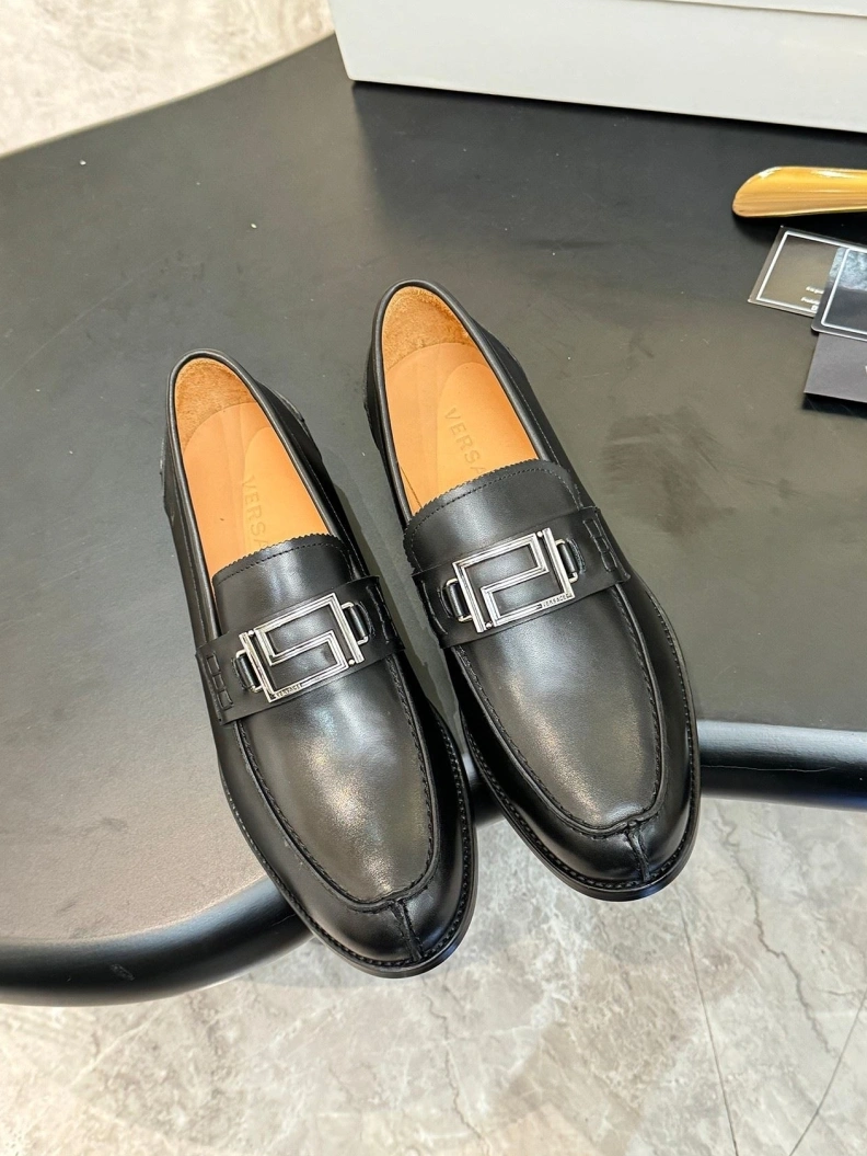 Gxvxnchy Leather Shoes EyeCatching 152027