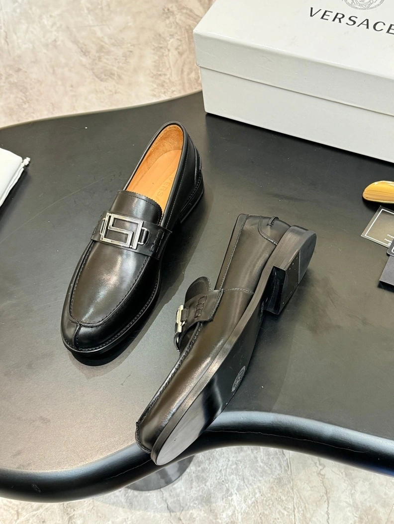 Gxvxnchy Leather Shoes EyeCatching 152027