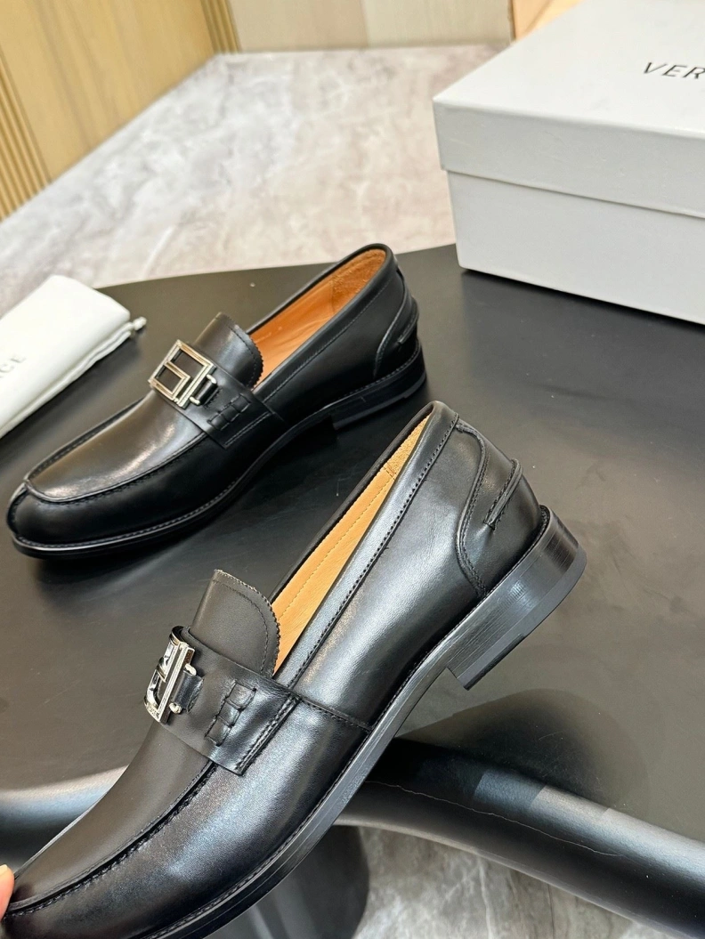 Gxvxnchy Leather Shoes EyeCatching 152027