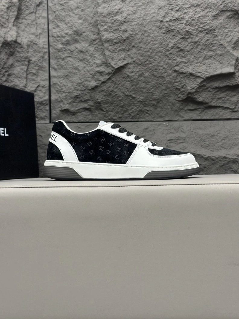 Minimalist Chxnxl Sneakers 118124