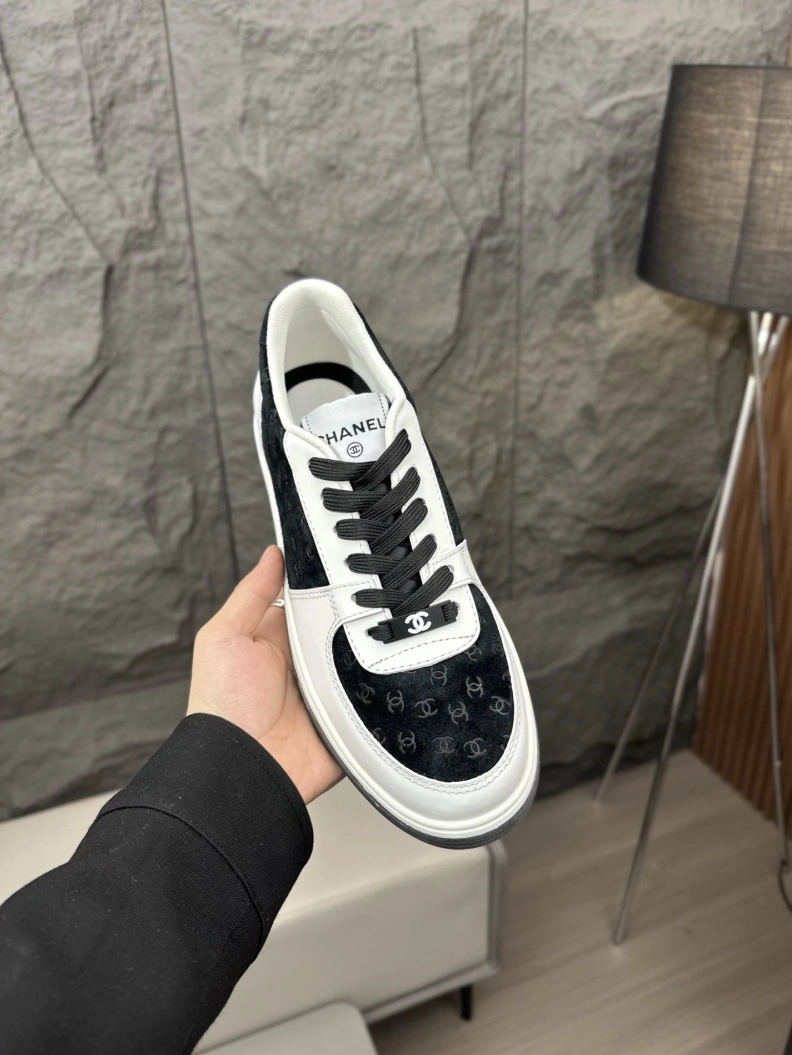 Minimalist Chxnxl Sneakers 118124