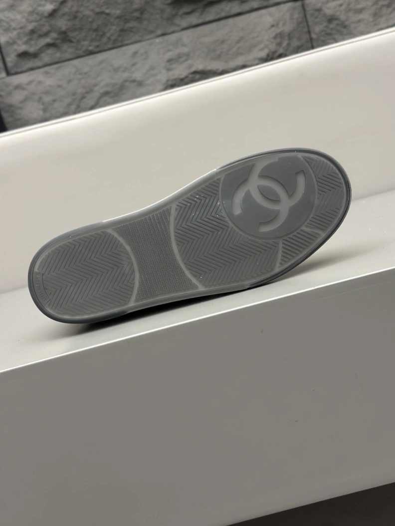 Minimalist Chxnxl Sneakers 118124