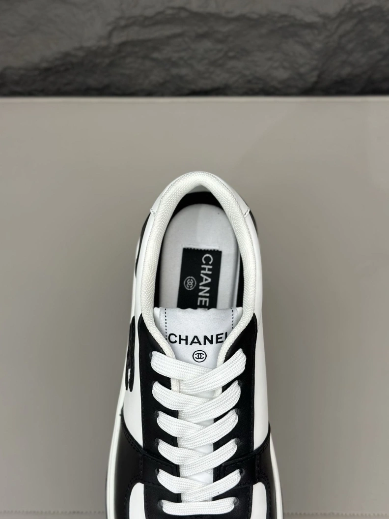 Bright Chxnxl Sneakers 118126
