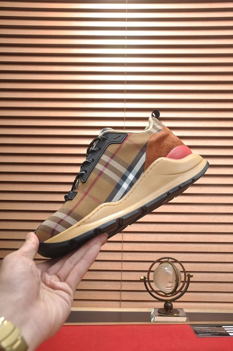 Comfortable Bxrbxrry Sneakers 114450
