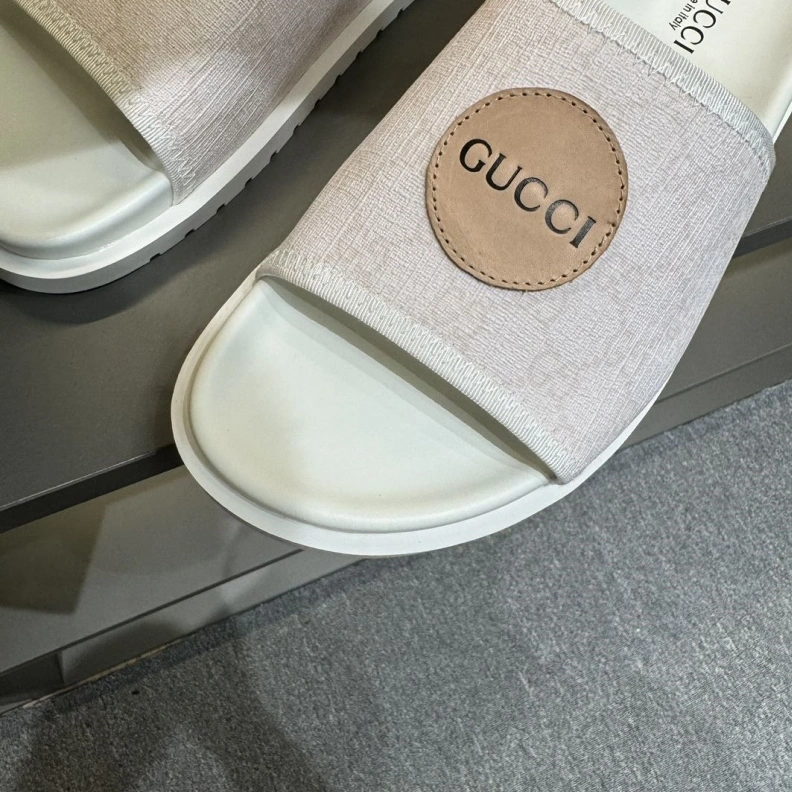 Cozy Gxccx Slippers 155301