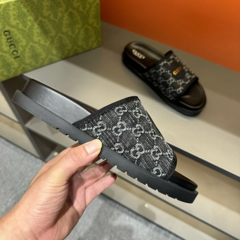 Efficient Gxccx Slippers 155294