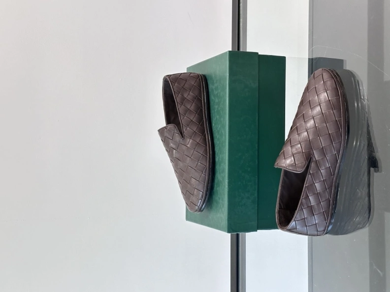 Stylish Bxttxga Vxnxta Leather Shoes 112367