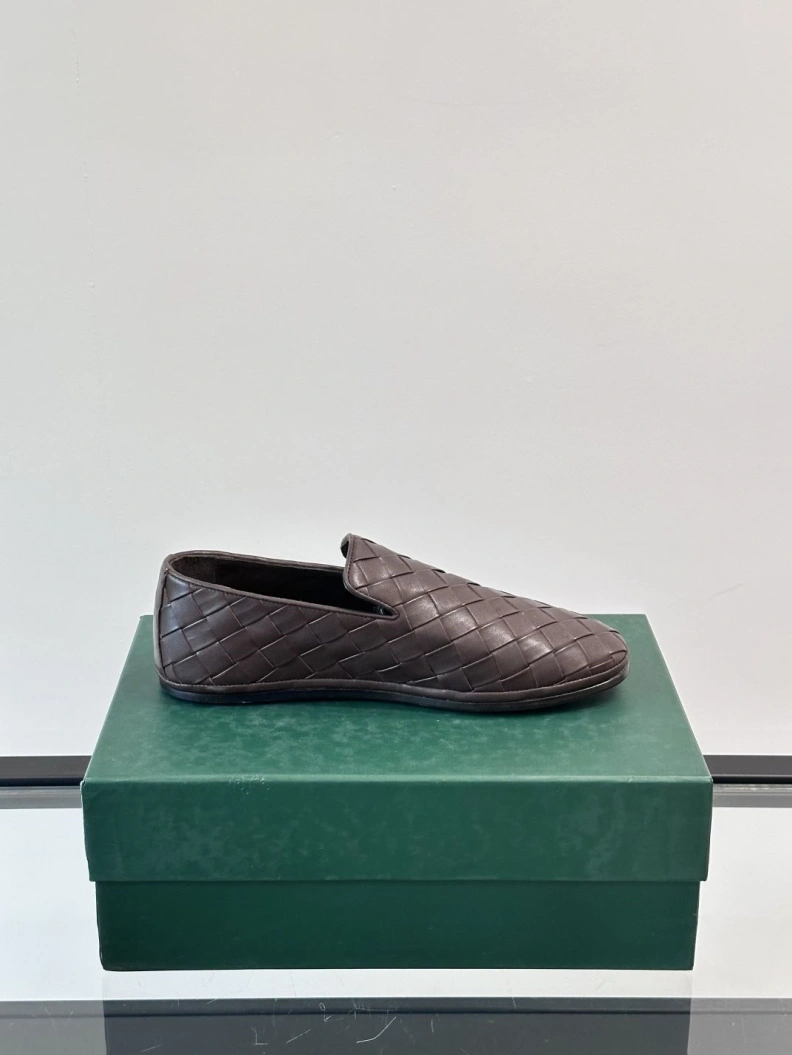 Stylish Bxttxga Vxnxta Leather Shoes 112367