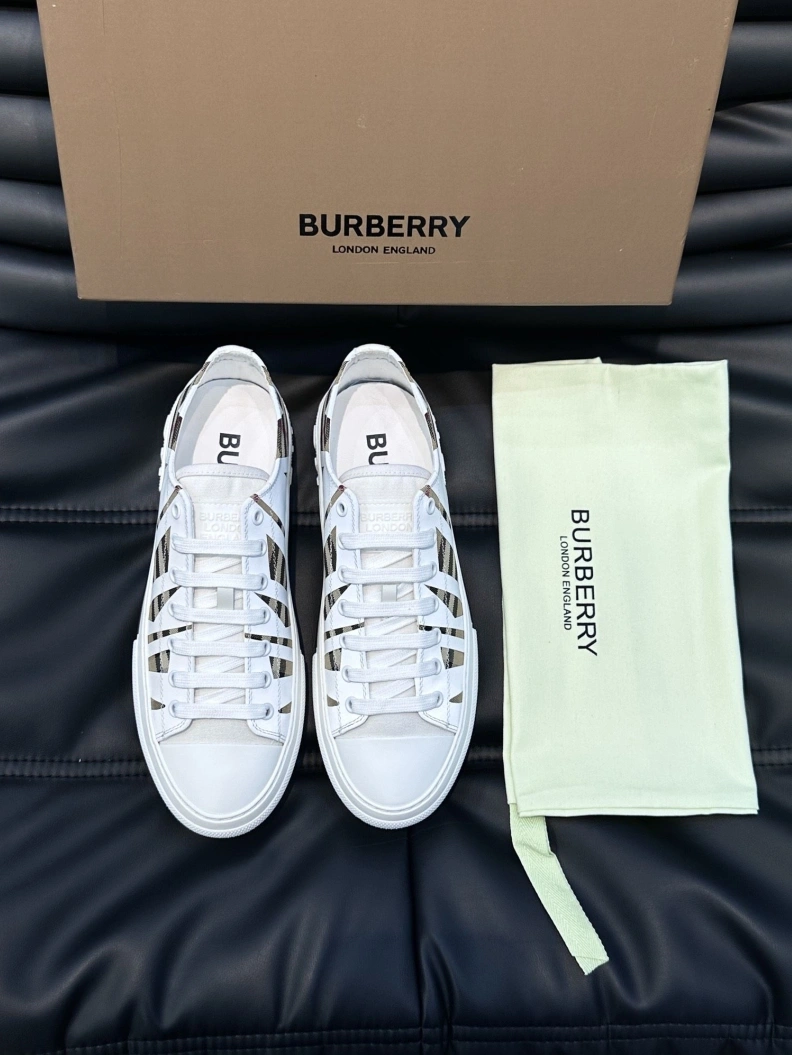 Versatile Bxrbxrry Sneakers 114447