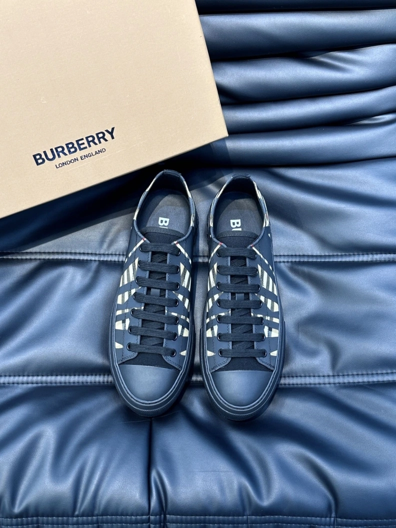 Modern Bxrbxrry Sneakers 114442