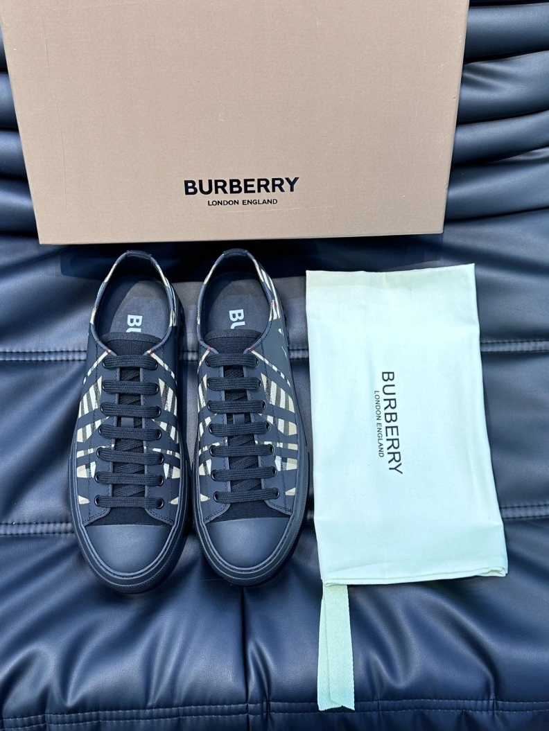 Modern Bxrbxrry Sneakers 114442