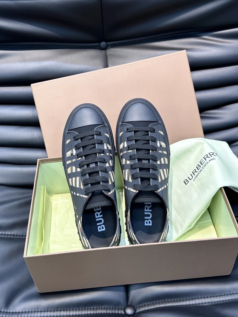 Modern Bxrbxrry Sneakers 114442