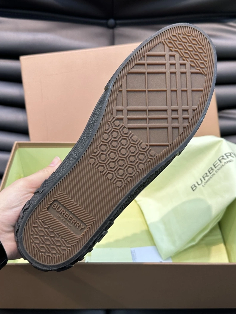 Modern Bxrbxrry Sneakers 114442