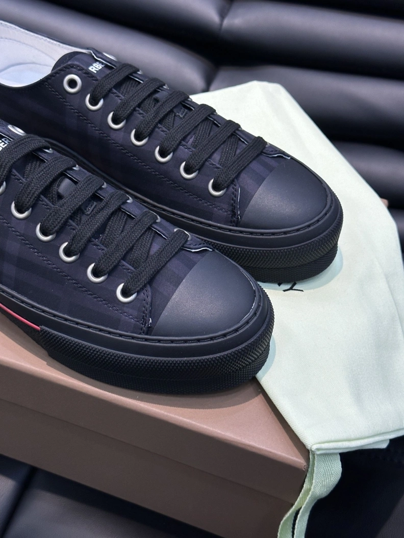 GoodFit Bxrbxrry Sneakers 114440
