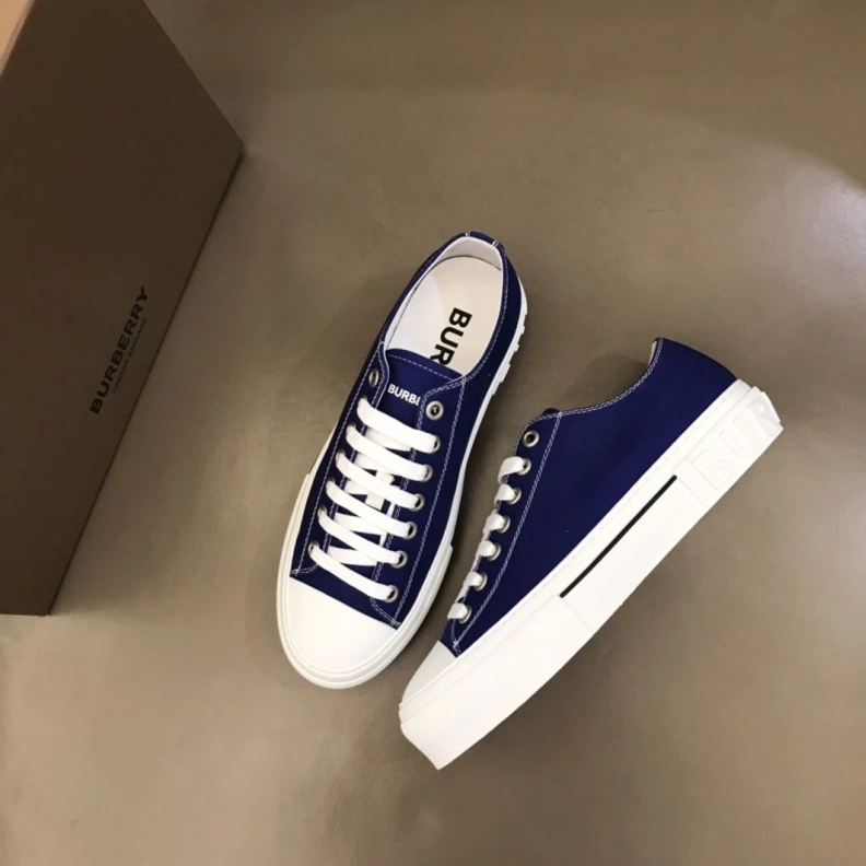 Stylish Bxrbxrry Sneakers 114437