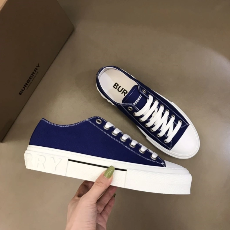 Stylish Bxrbxrry Sneakers 114437