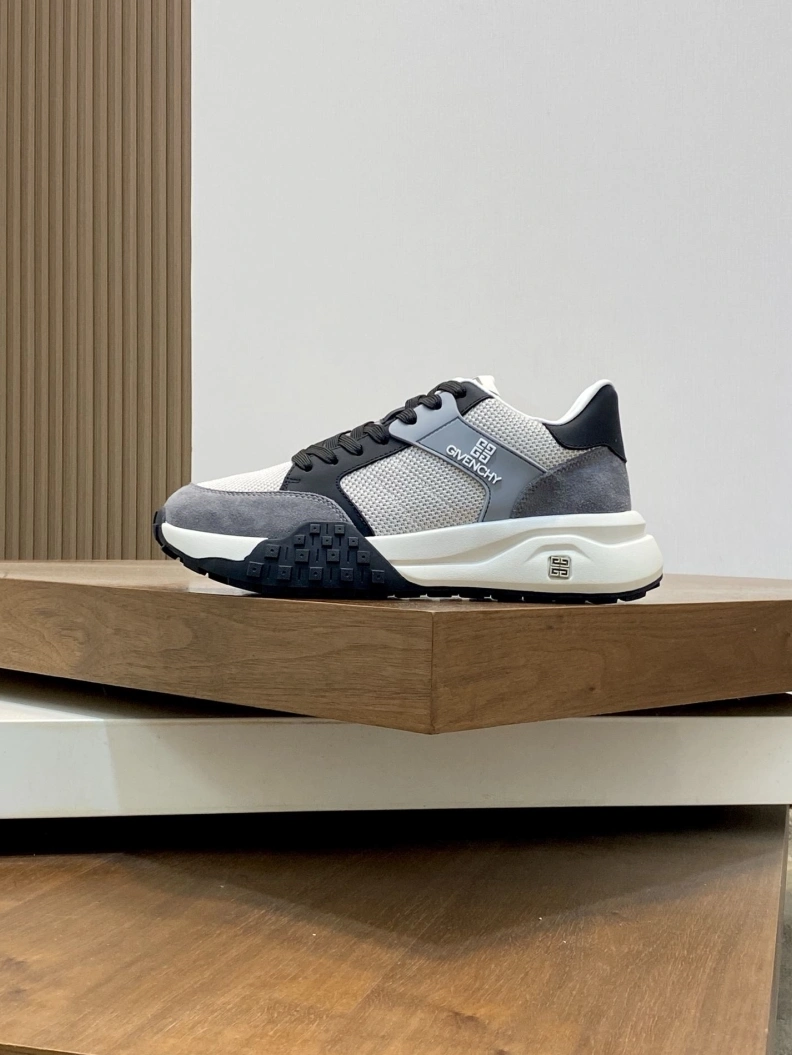 Gxvxnchy Sneakers Classic 151885