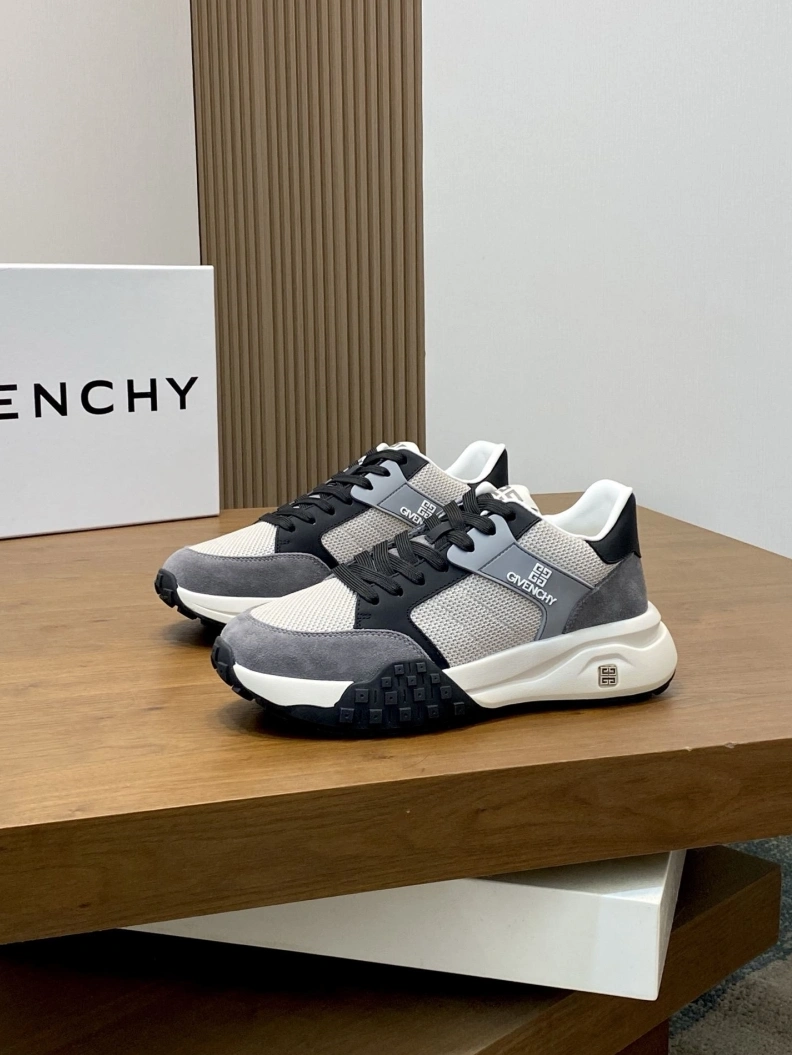 Gxvxnchy Sneakers Classic 151885