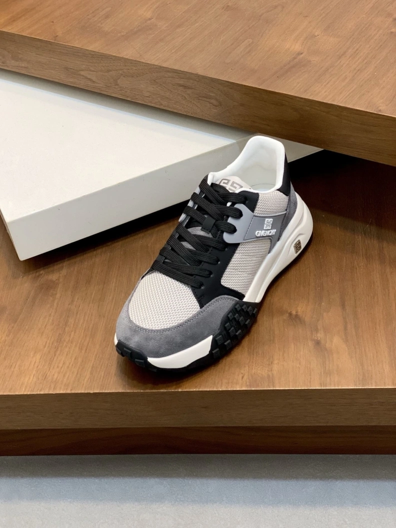 Gxvxnchy Sneakers Classic 151885
