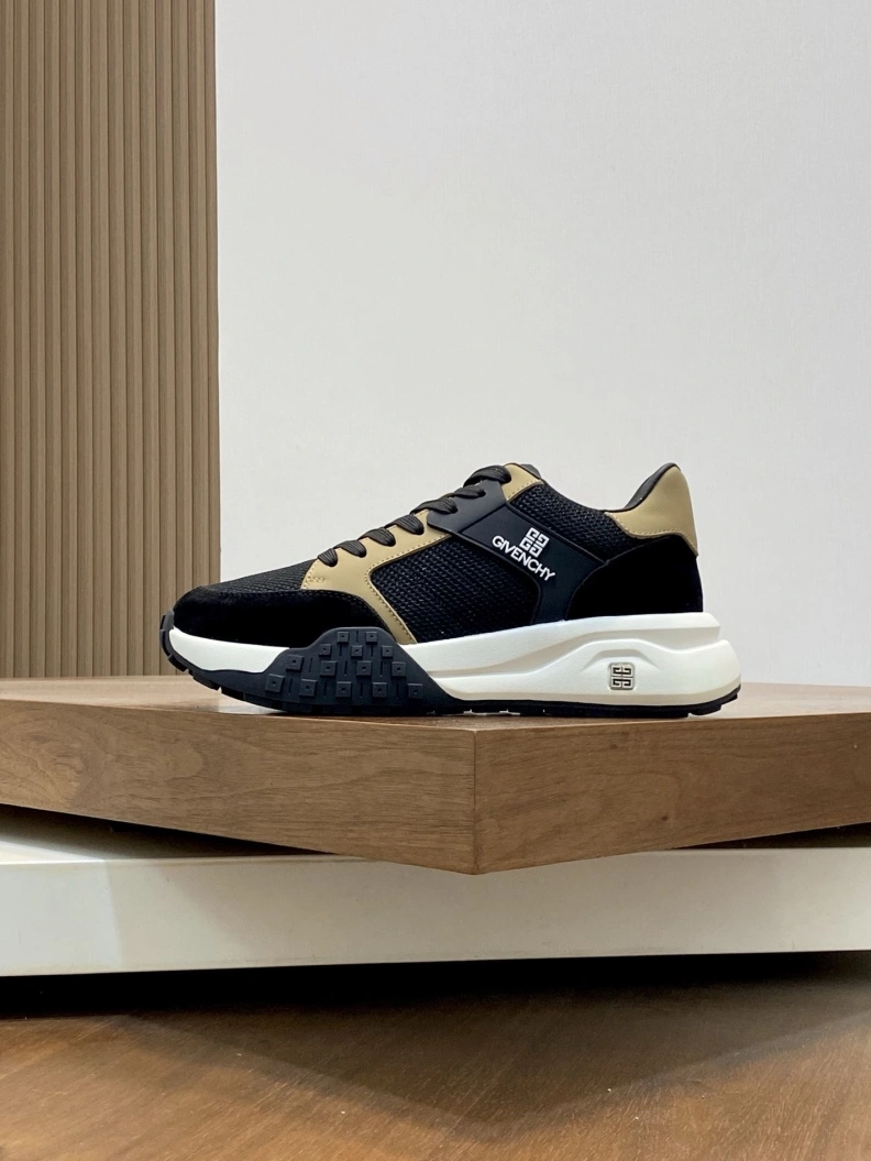 Gxvxnchy Sneakers EyeCatching 151893