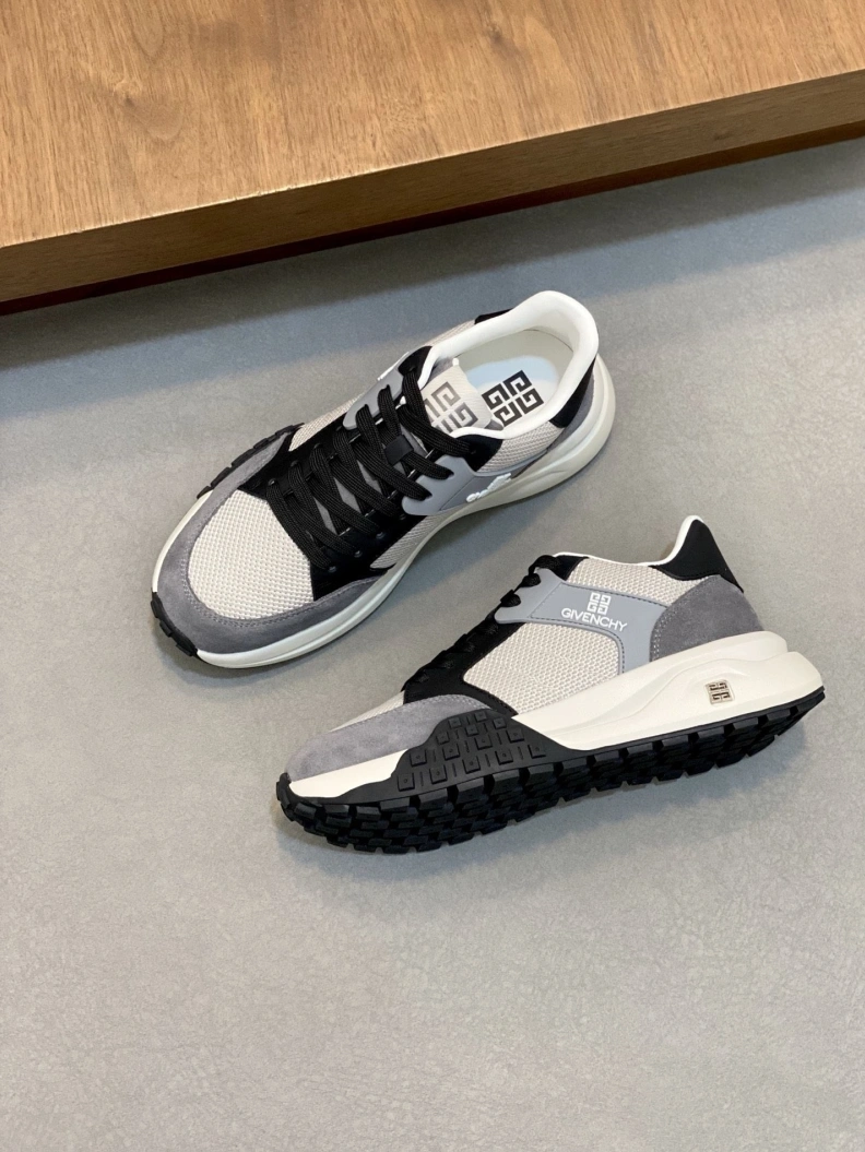 Vibrant Gxvxnchy Sneakers 151903
